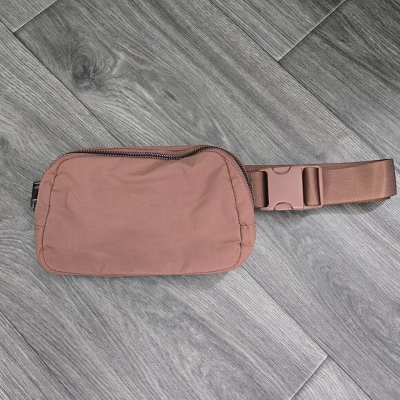 New Brown Everywhere Belt Bag – Crossbody Bag with Adjustable Strap - Picture 1 of 4